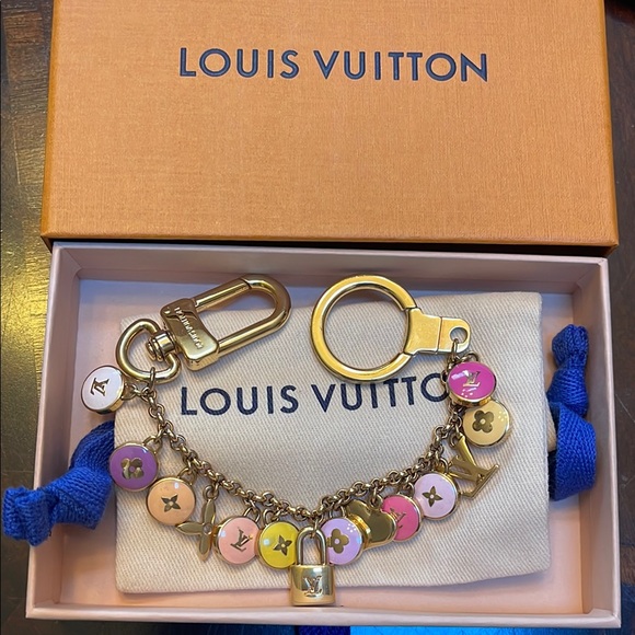 Louis Vuitton Keychain Holder - Picture 1 of 6